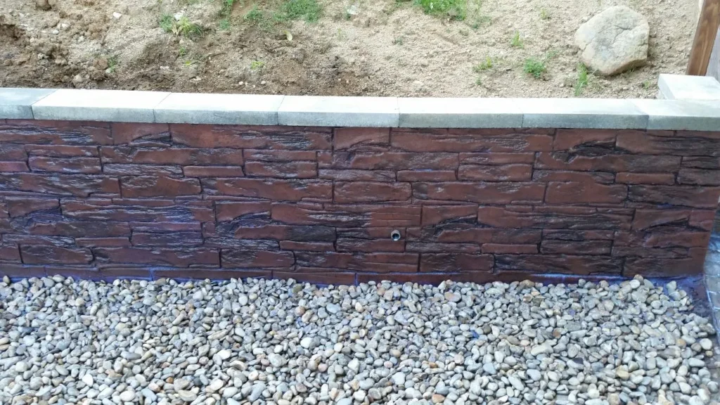 Muro de hormigón estampado